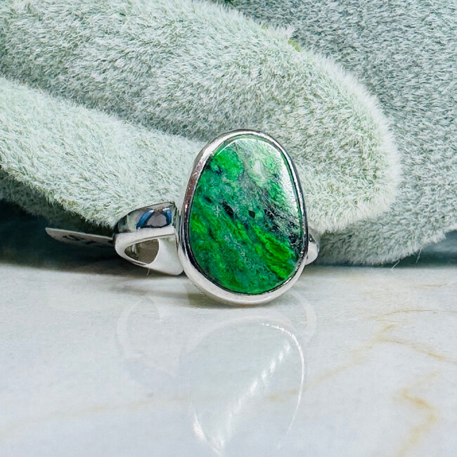 Maw Sit Sit Rings - Size 6 Oval Bezel Set - Sterling Silver