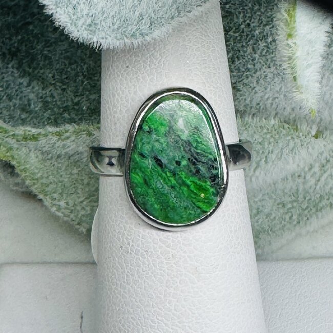 Maw Sit Sit Rings - Size 6 Oval Bezel Set - Sterling Silver