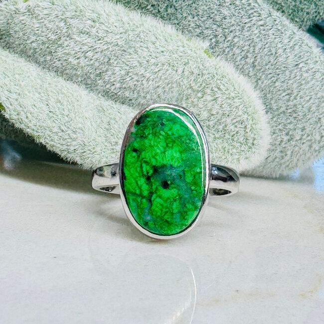Maw Sit Sit Rings - Size 8 Oval Bezel Set - Sterling Silver