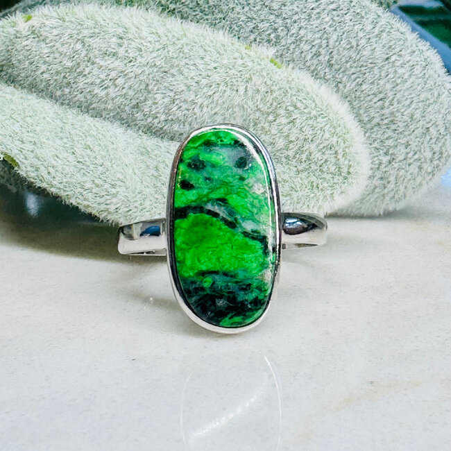 Maw Sit Sit Rings - Size 10 Oval Bezel Set - Sterling Silver