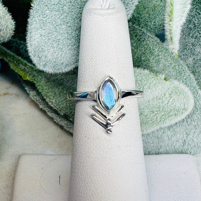 Labradorite Rings - Size 4 Faceted Marquise 'Wheat' Bezel Set - Sterling Silver
