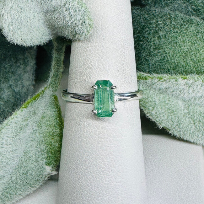 Green Kyanite Rings - Size 8 Rectangle Faceted - Claw Prong Set Sterling Silver