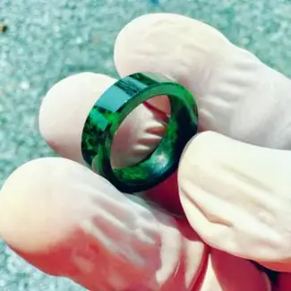 Maw Sit Sit Ring (High Grade) - 11.7 carats - Size 6