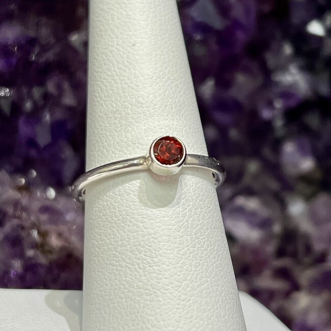 Red Garnet Rings - Size 7 Faceted Round Circle Bezel Set - Sterling Silver