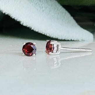 Red Garnet Earrings - 4mm Faceted Stud Claw Prong Set - Sterling Silver