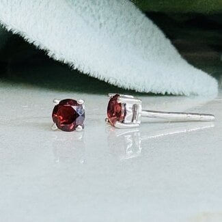 Red Garnet Earrings - 4mm Round Faceted Studs - Claw Prong Set Sterling Silver