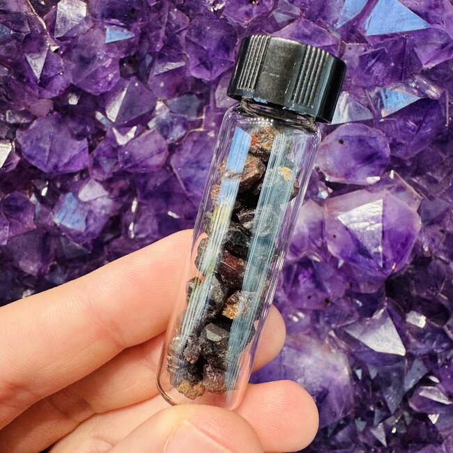 Chondrodite Vial - Rough Raw Natural - 20 grams +