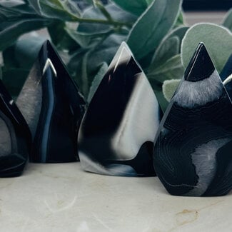 Black Agate Flames - Medium 3-4" Teardrop Carving