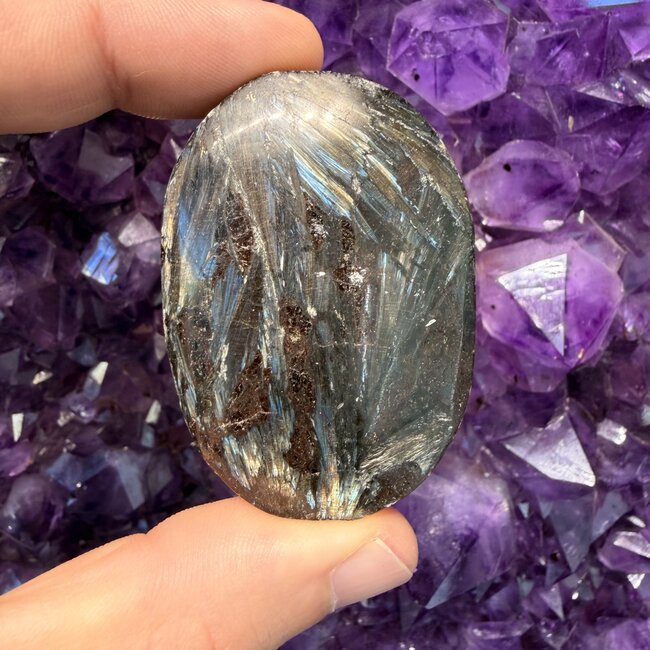 Arfvedsonite Palm Pillow Pocket Stone