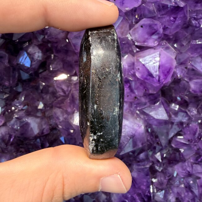 Arfvedsonite Palm Pillow Pocket Stone
