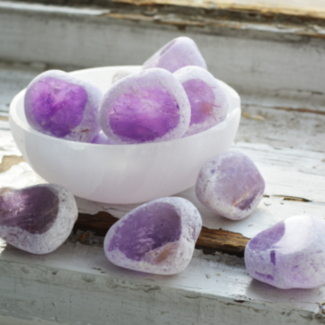 Amethyst - Emma Ema Eggs Palm (Seer Window Stones)
