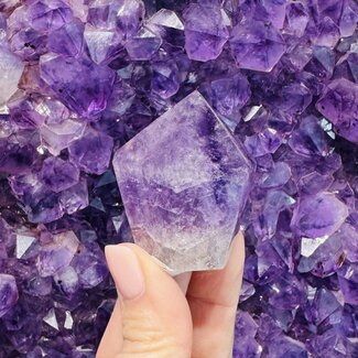 Amethyst Cupcake Tower Point Generator- Small (1-3")