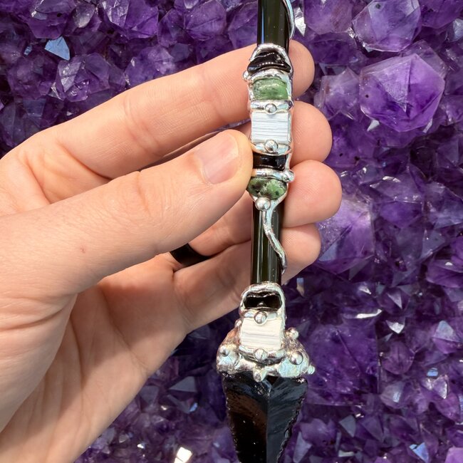 Empath Arrowhead Medium Wand w/Acrylic Stand