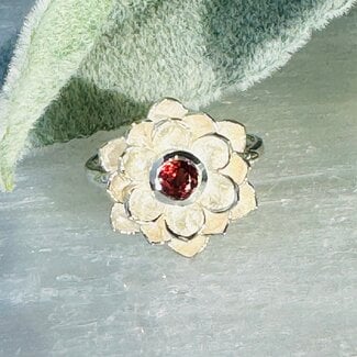 Red Garnet Rings - Size 8 Flowers Faceted Round Circle Bezel Set - Sterling Silver