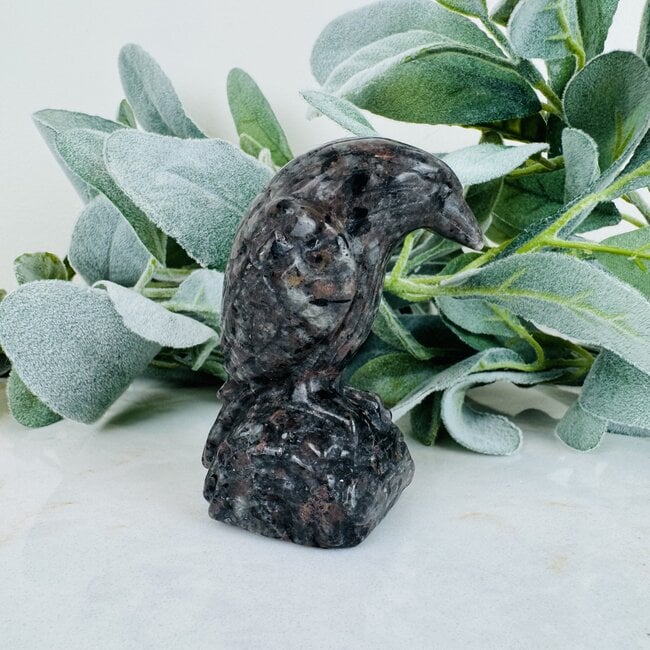 Yooperlite (Glowdalite Emberlite Flame Stone) Raven - Medium 3.5" Animal Carving Figurine