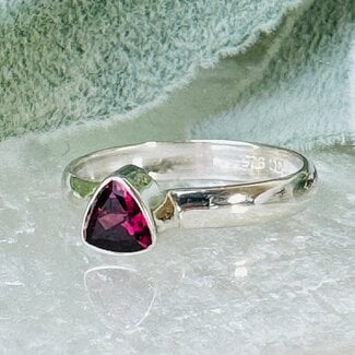 Red Garnet Rings - Size 7 Triangle (Trilliant) Faceted Bezel Set - Sterling Silver