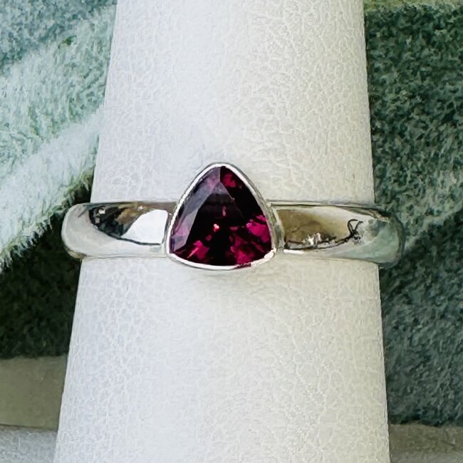 Red Garnet Rings - Size 7 Triangle (Trilliant) Faceted Bezel Set - Sterling Silver