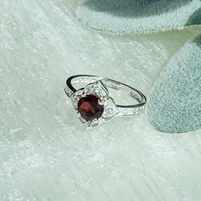Red Garnet & Moissanite Rings - Size 7 Round Circle 4 Petal Flower - Prong Claw Set Sterling Silver