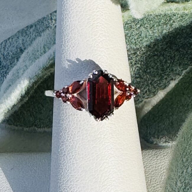 Red Garnet - Size 7 Elongated Hexagon (Beatrice Long Marquise) Faceted Claw Prong Set - Sterling Silver