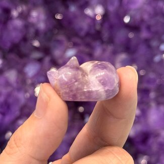 Chevron Amethyst Sleeping Kitten Kitty Cats - Small 1" Animal Carving Figurine