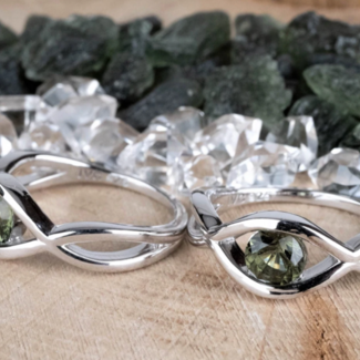 Moldavite Infinity Ring - Size 7 Faceted Round - Tension Set Sterling Silver