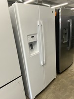 GE GE 21.9 cu. ft. Side by Side Refrigerator in White, Counter Depth