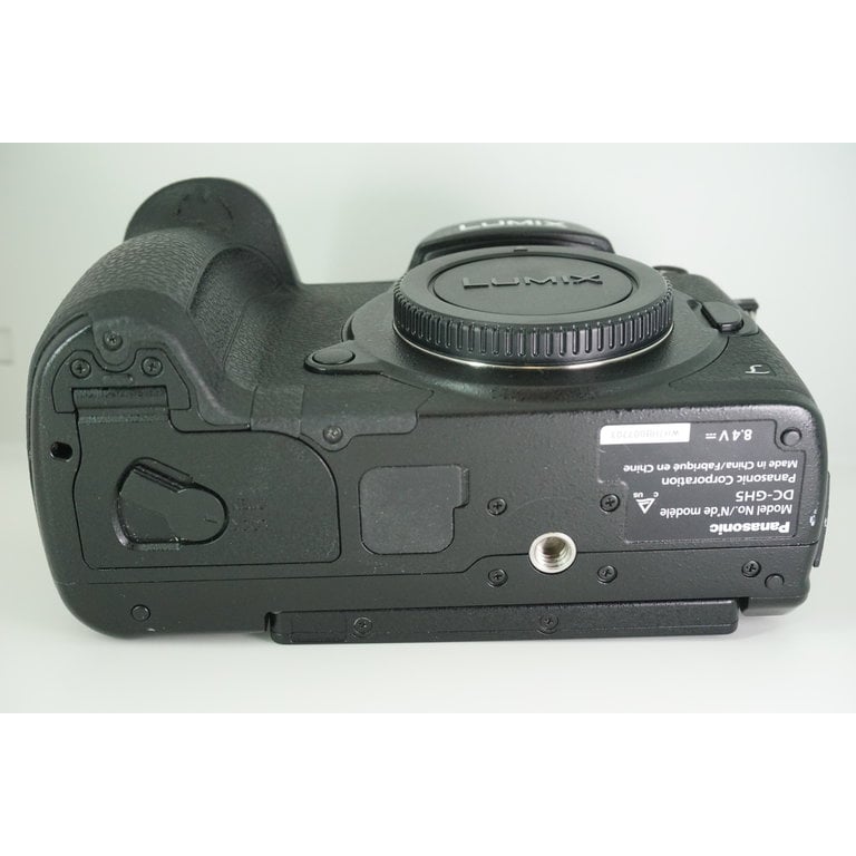 Panasonic USED Panasonic Lumix DC-GH5 Mirrorless Micro Four Thirds Digital Camera w/ 12-60 3.5-5.6 Lens