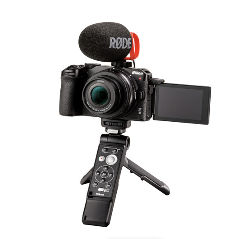 Nikon Nikon Z30 Creator's Kit (Camera, Lens, Mic & Bluetooth Remote Handle)