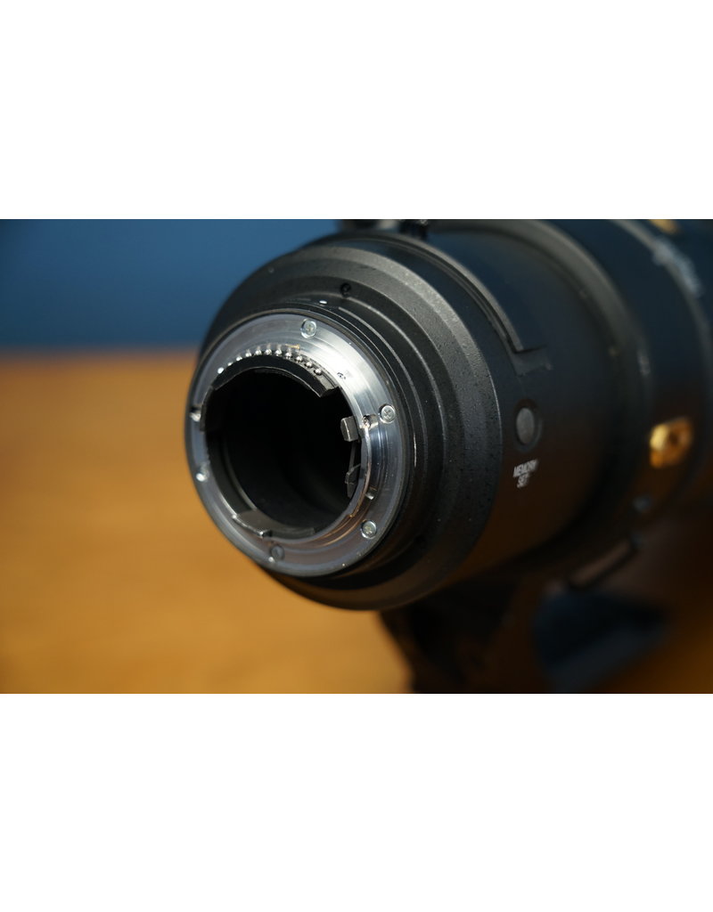 Nikon Used Nikon 500mm F/4 G ED VR Lens w/ Hood & Trunk