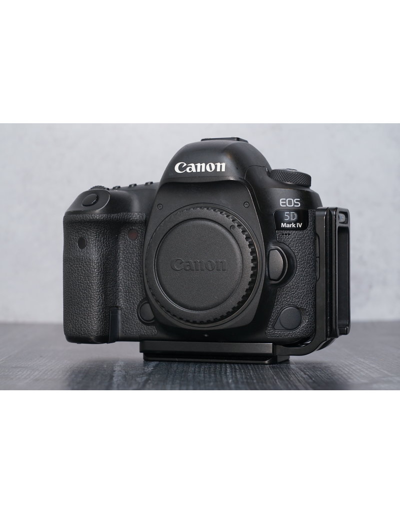 Canon Used Canon 5D Mark IV Body Only