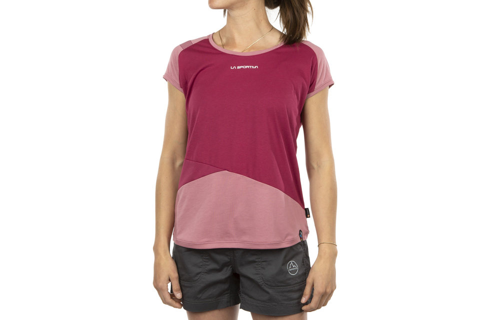 Women Hold t-Shirt
