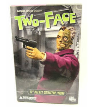 Two-Face ( Batman Rogues gallery)13'' Deluxe Collector figure DC Direct