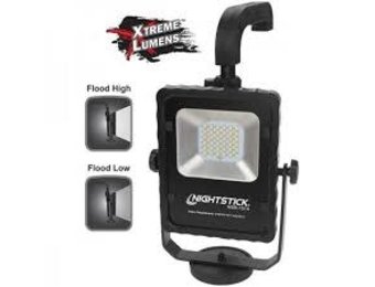 NIGHTSTICK LED Area Light With Magnetic Base 1000 Lumens