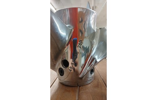 USED  MERCURY BRAVO I XS  PROP 28P 8 PVS HOLES