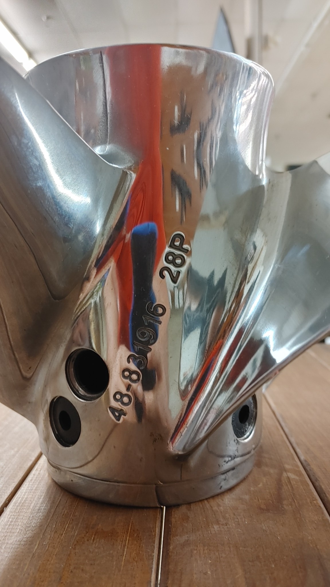 USED  MERCURY BRAVO I XS  PROP 28P 8 PVS HOLES