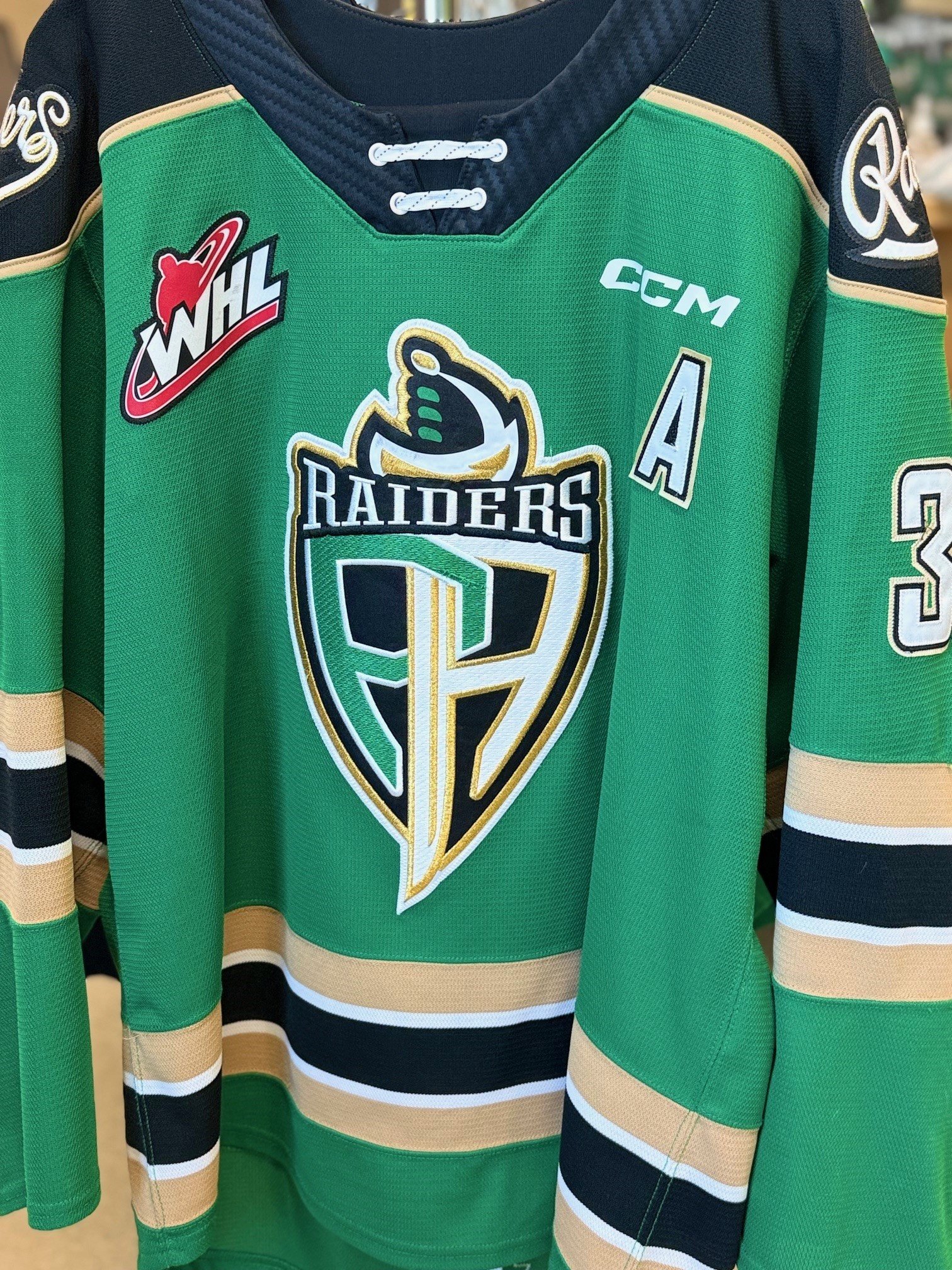 CCM GAME WORN / AUTHENTIC JERSEYS