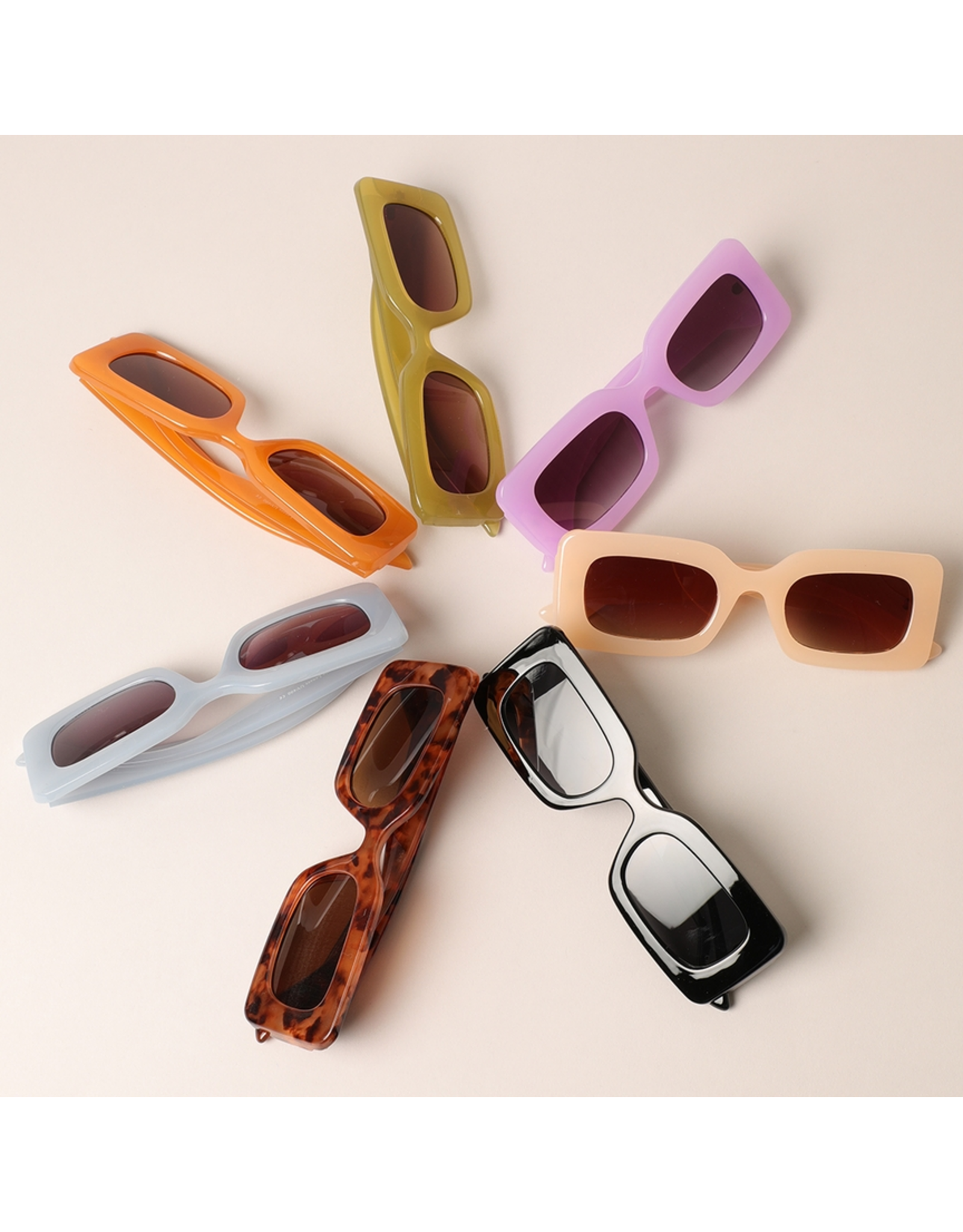 Bold Rectangular Sunglasses + sleeve