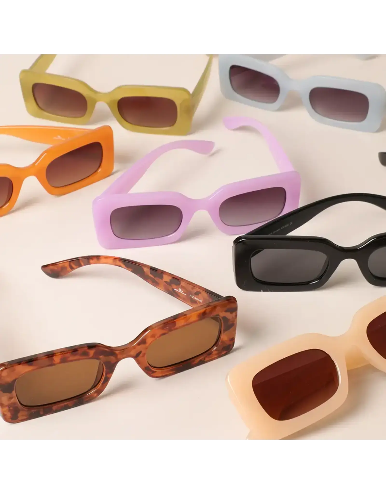 Bold Rectangular Sunglasses + sleeve