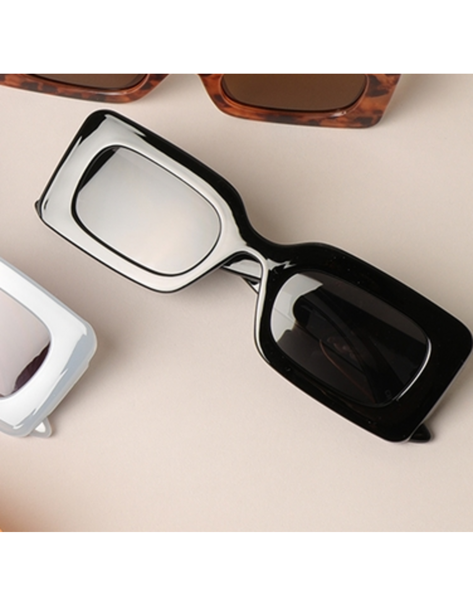 Bold Rectangular Sunglasses + sleeve