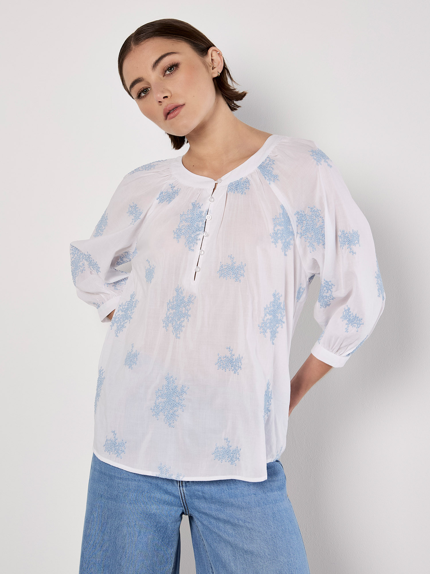 トップス ORGUE Flower embroidery blouse Flower embroidery blouse