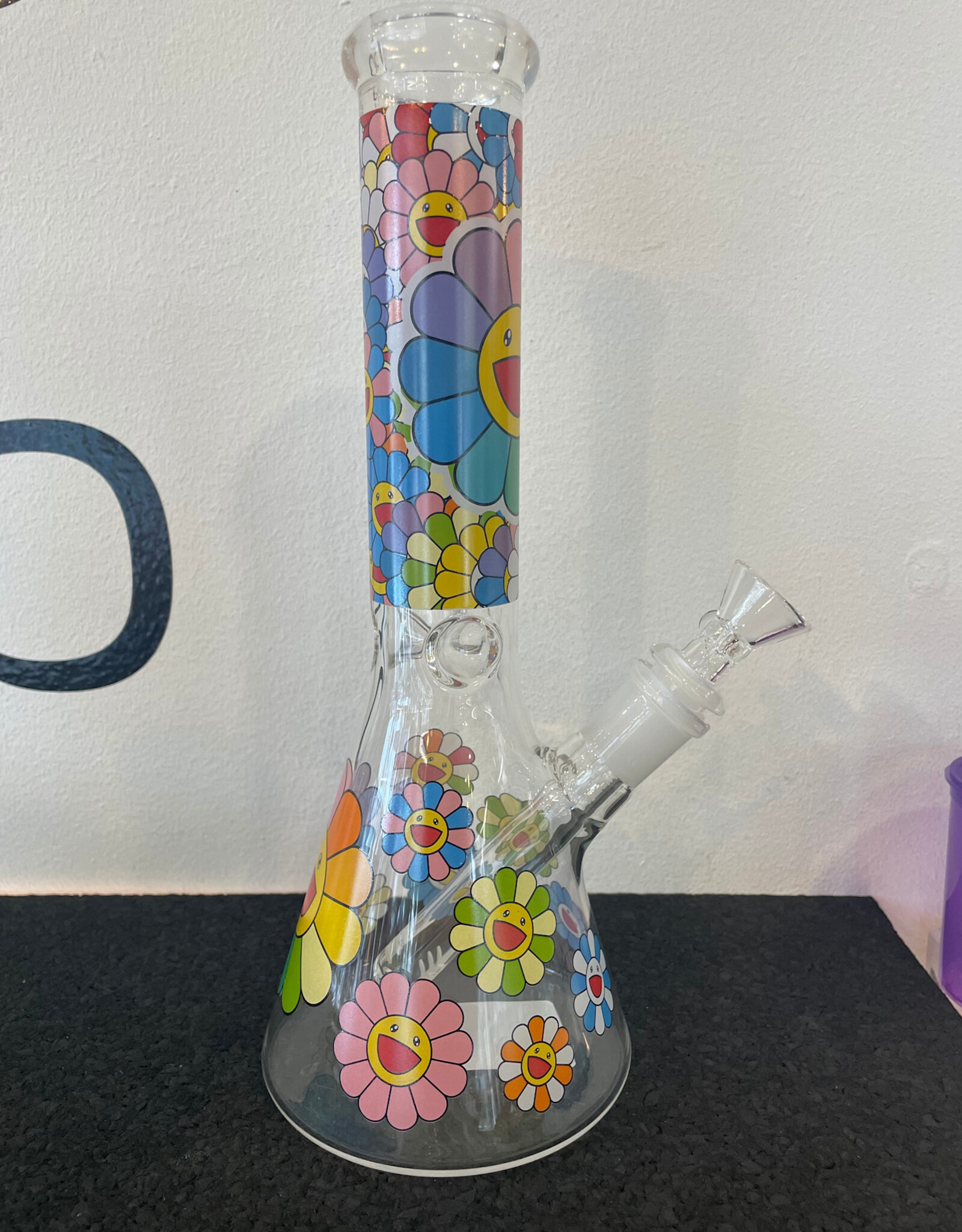 9.5” Bloomin Daisy Haze Beaker B