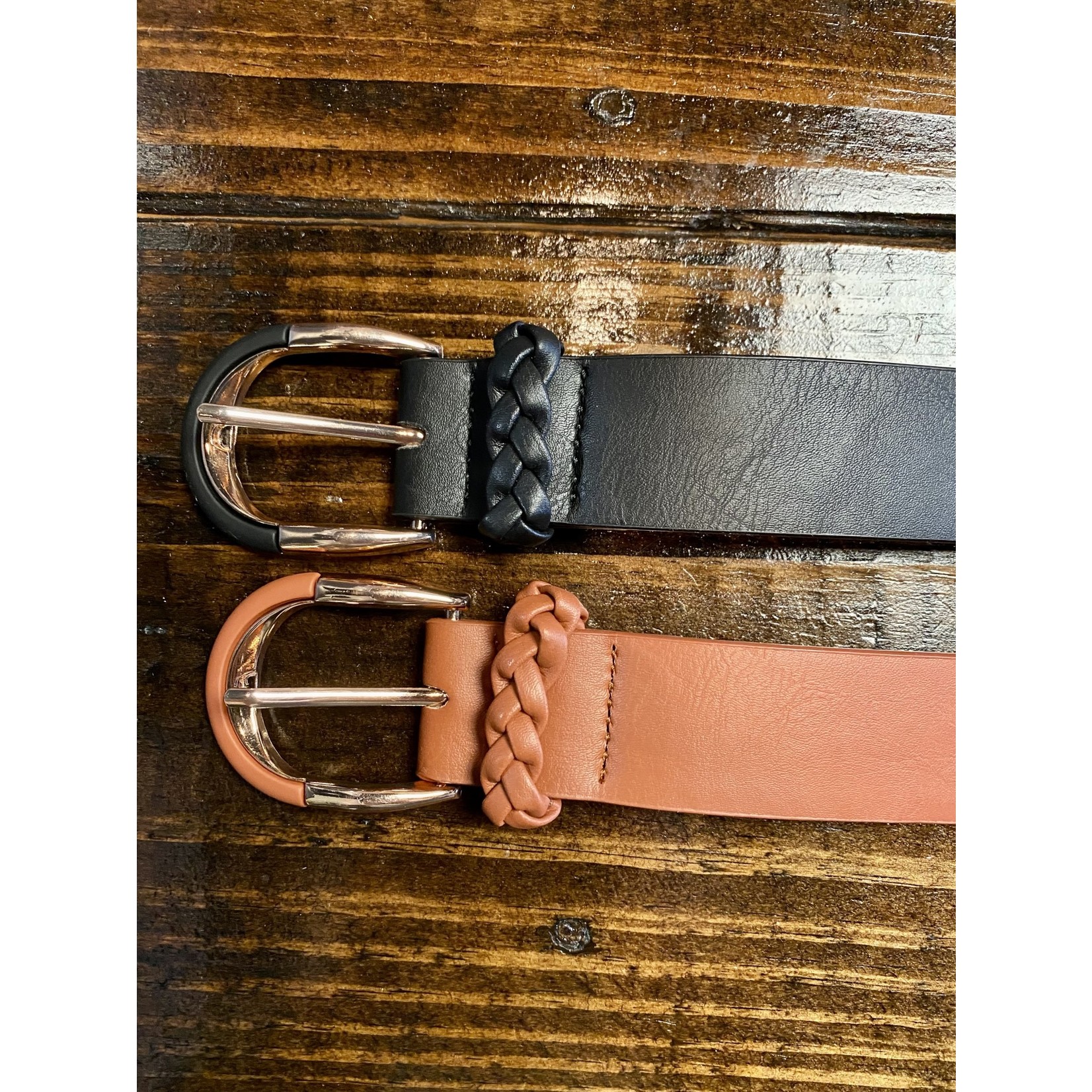 Curvy Faux Leather Belt