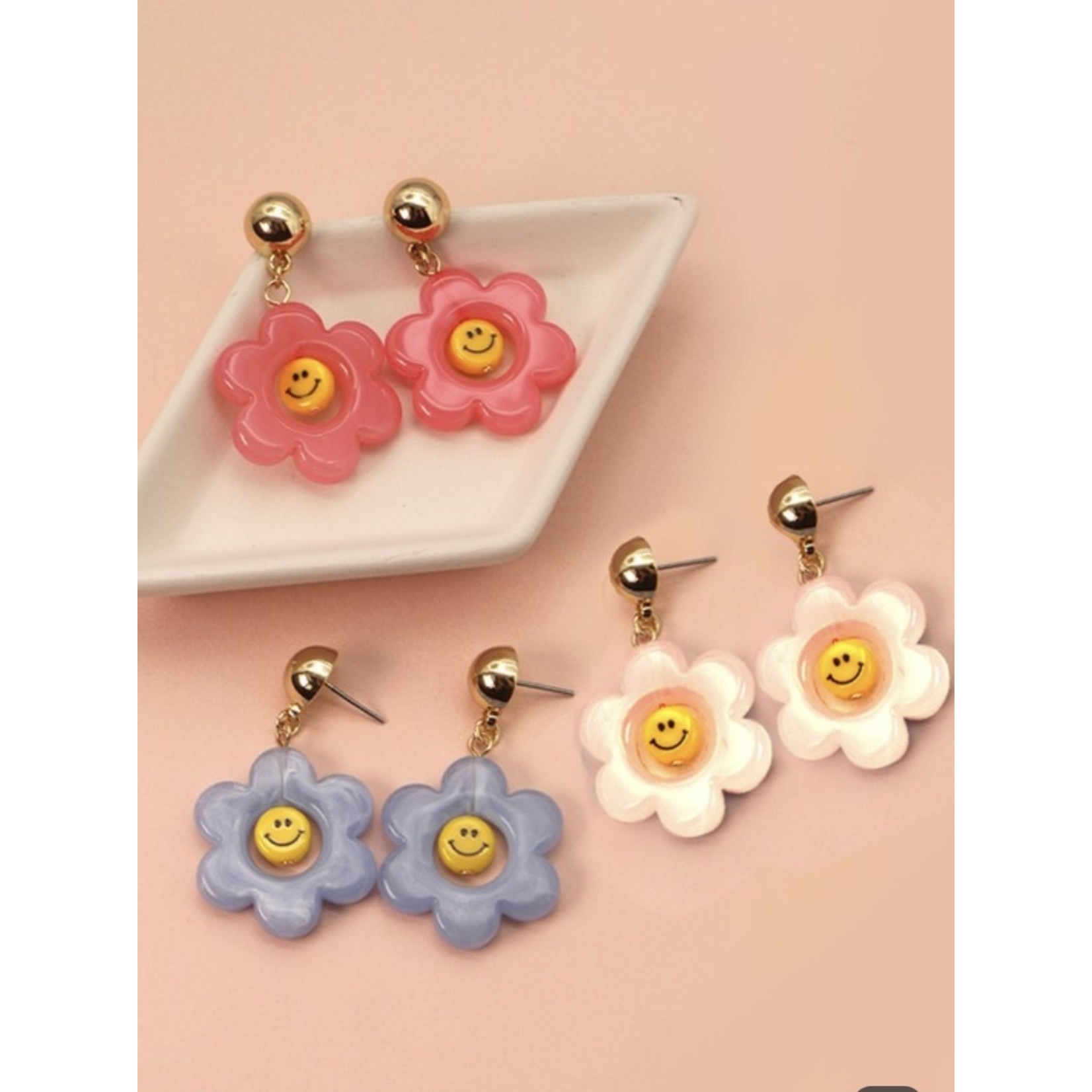 WALL TO WALL Smiley On A Flower Earring