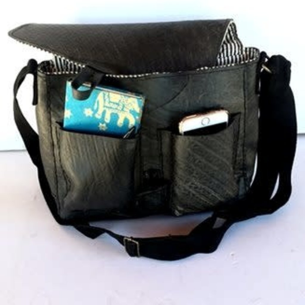 messenger bag with pockets