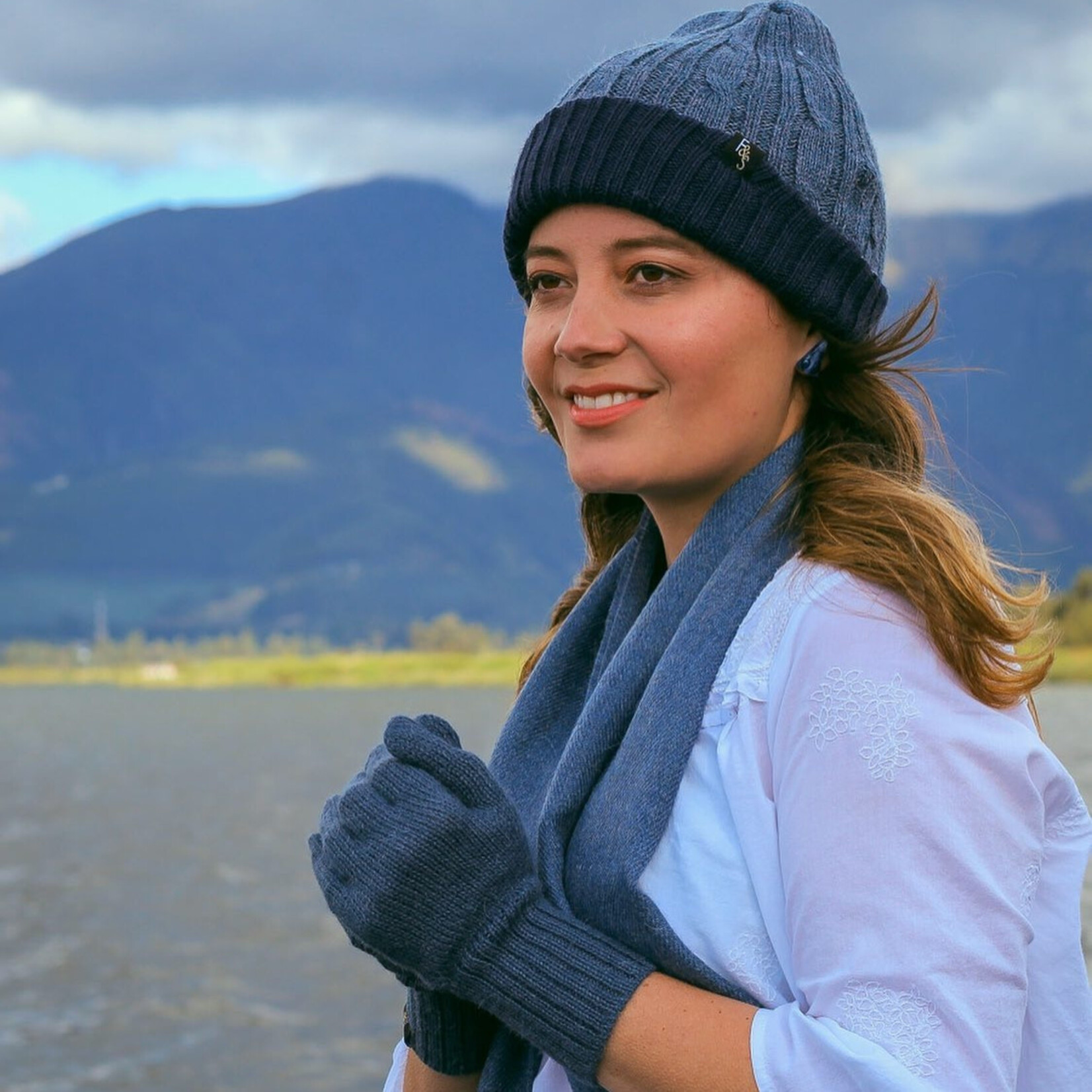 Minga Imports Gelid Alpaca Blend Gloves Dark Blue