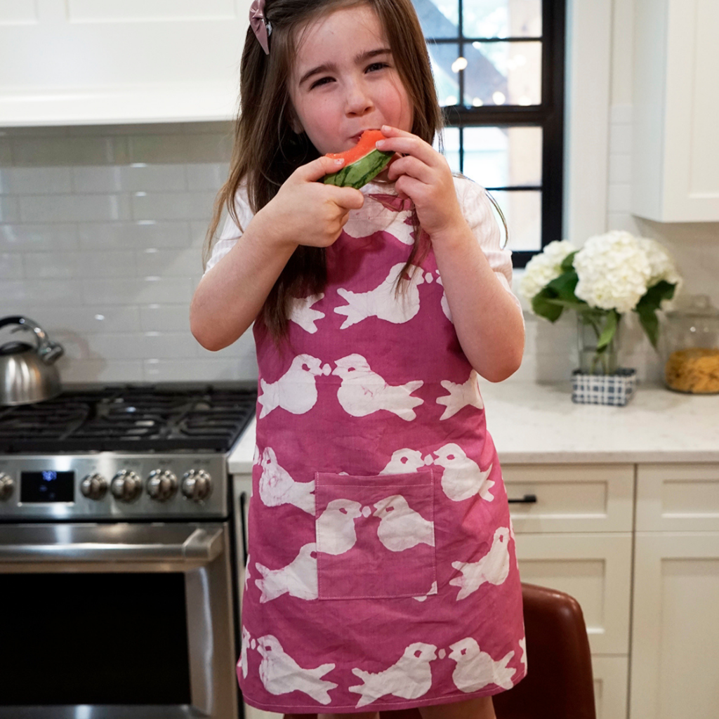 Global Mamas Kids Apron: Two Birds Rose