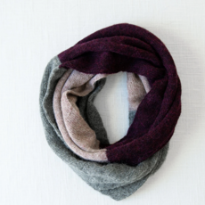 Andes Gifts Tres Alpaca Infinity Scarf: Wine
