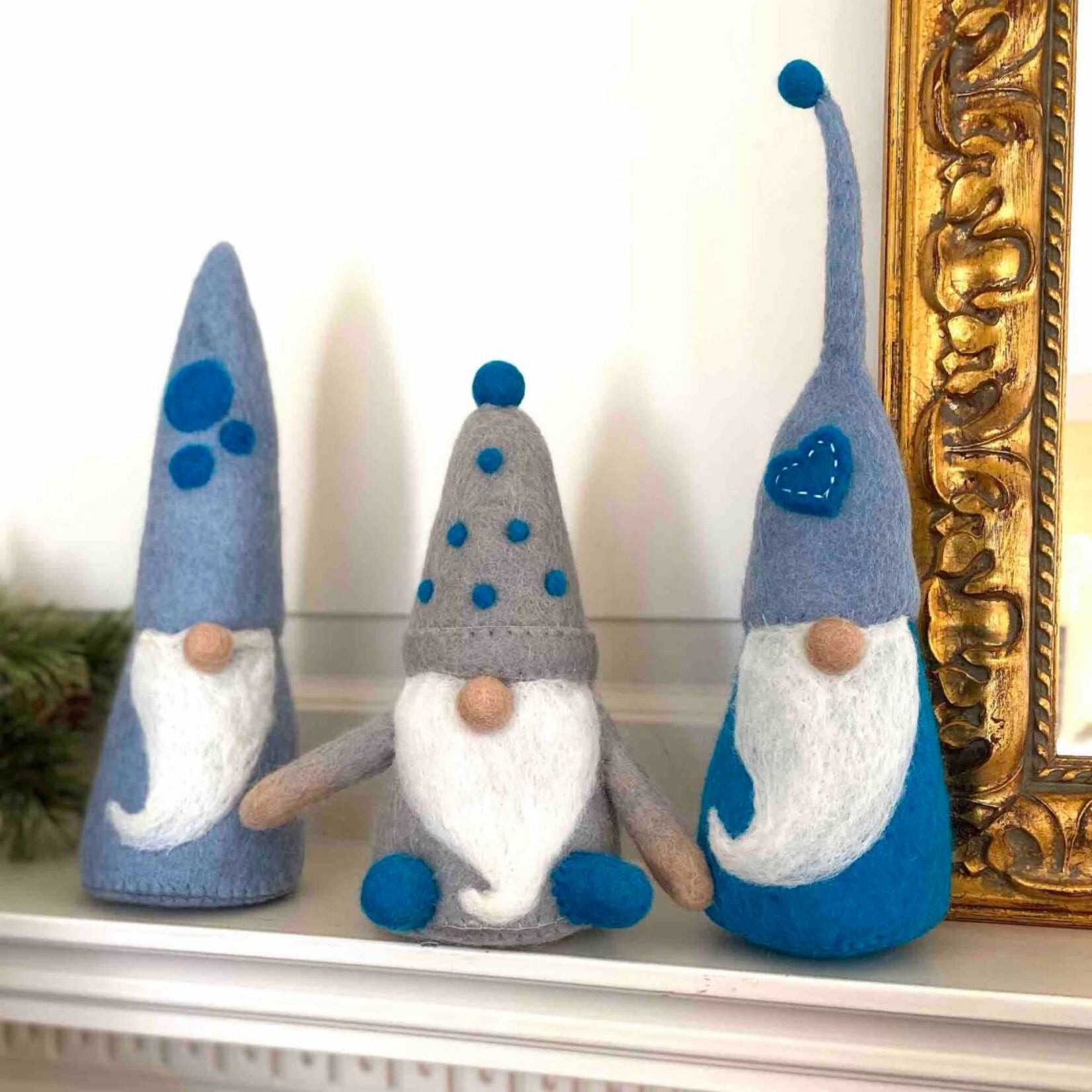 Global Crafts Winter Blues Dot Gnome