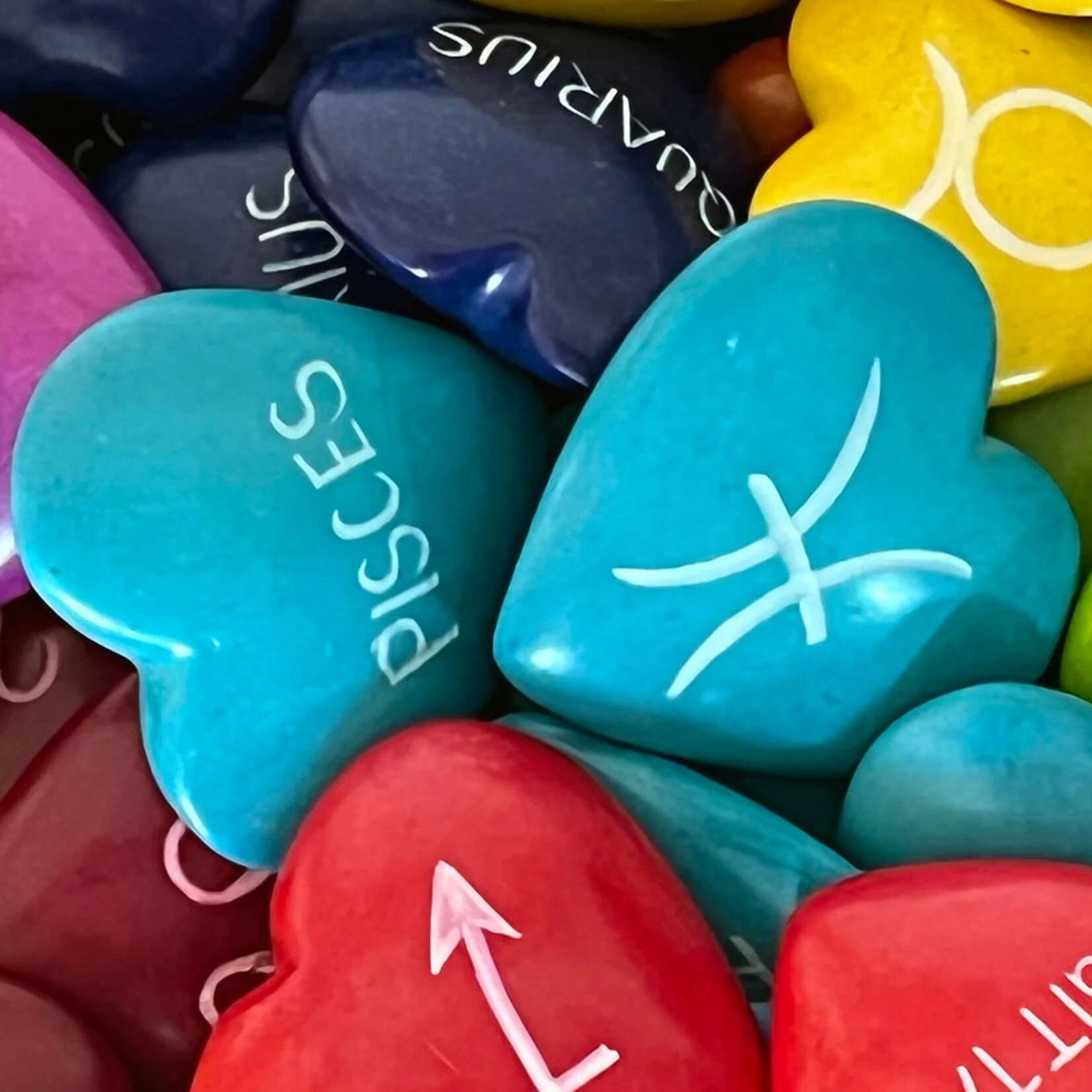 Global Crafts Zodiac Soapstone Heart Rock: Pisces