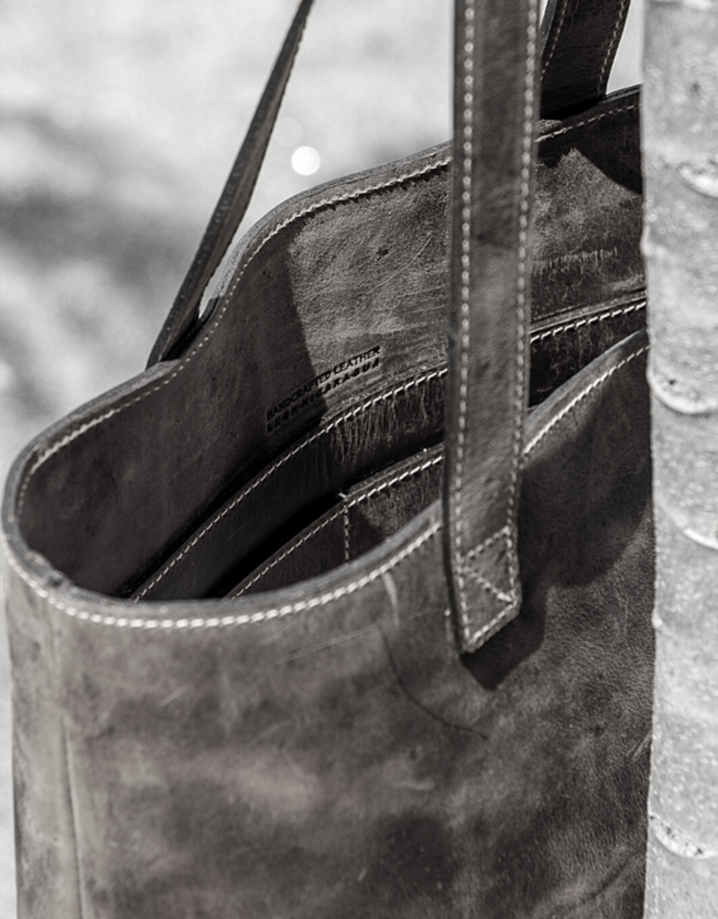 Twin Engine Coffee Leather Tote in Black